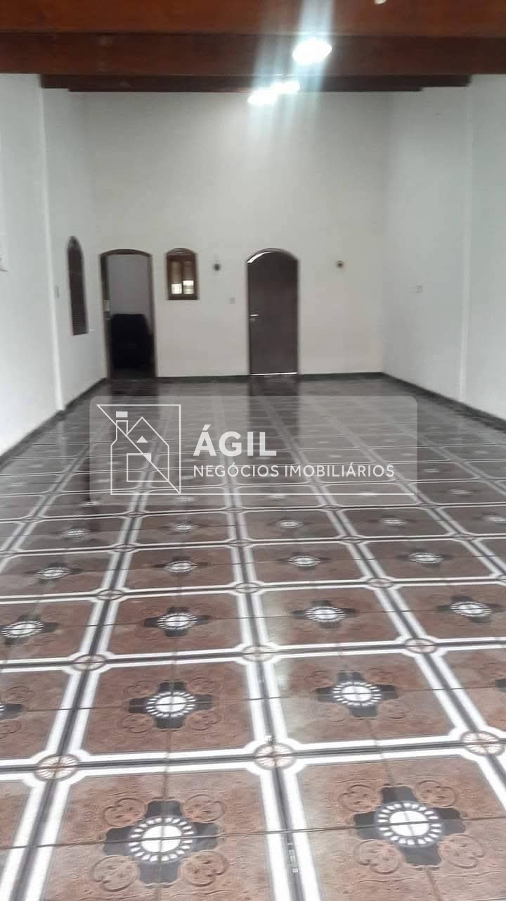 Alugo casa com 3 dormitórios sendo 1 suite - vila martinez -