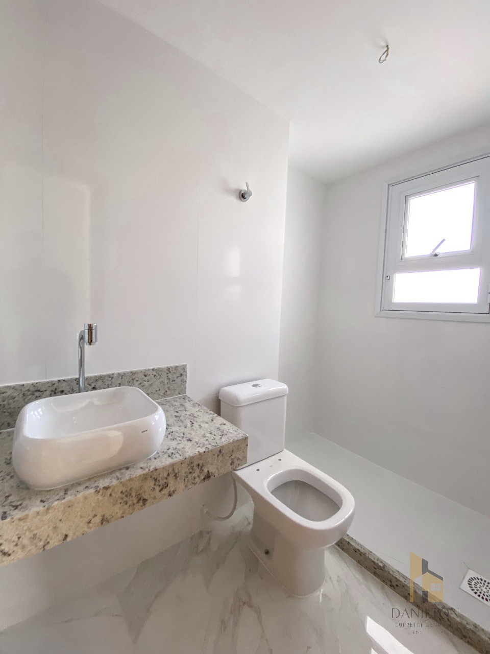 Apartamento com 2 quartos A venda no Centro de Guarapari, Área lazer completa financiamento direto com a construtora.