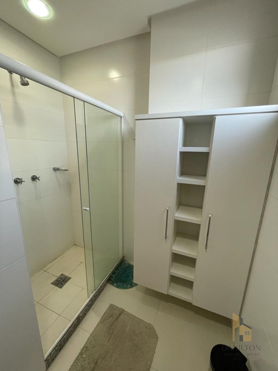 Apartamento de Frente para o Mar com 3 Quartos sendo 2 suítes 2 vagas de garagem A venda na Praia do Morro Guarapari-ES