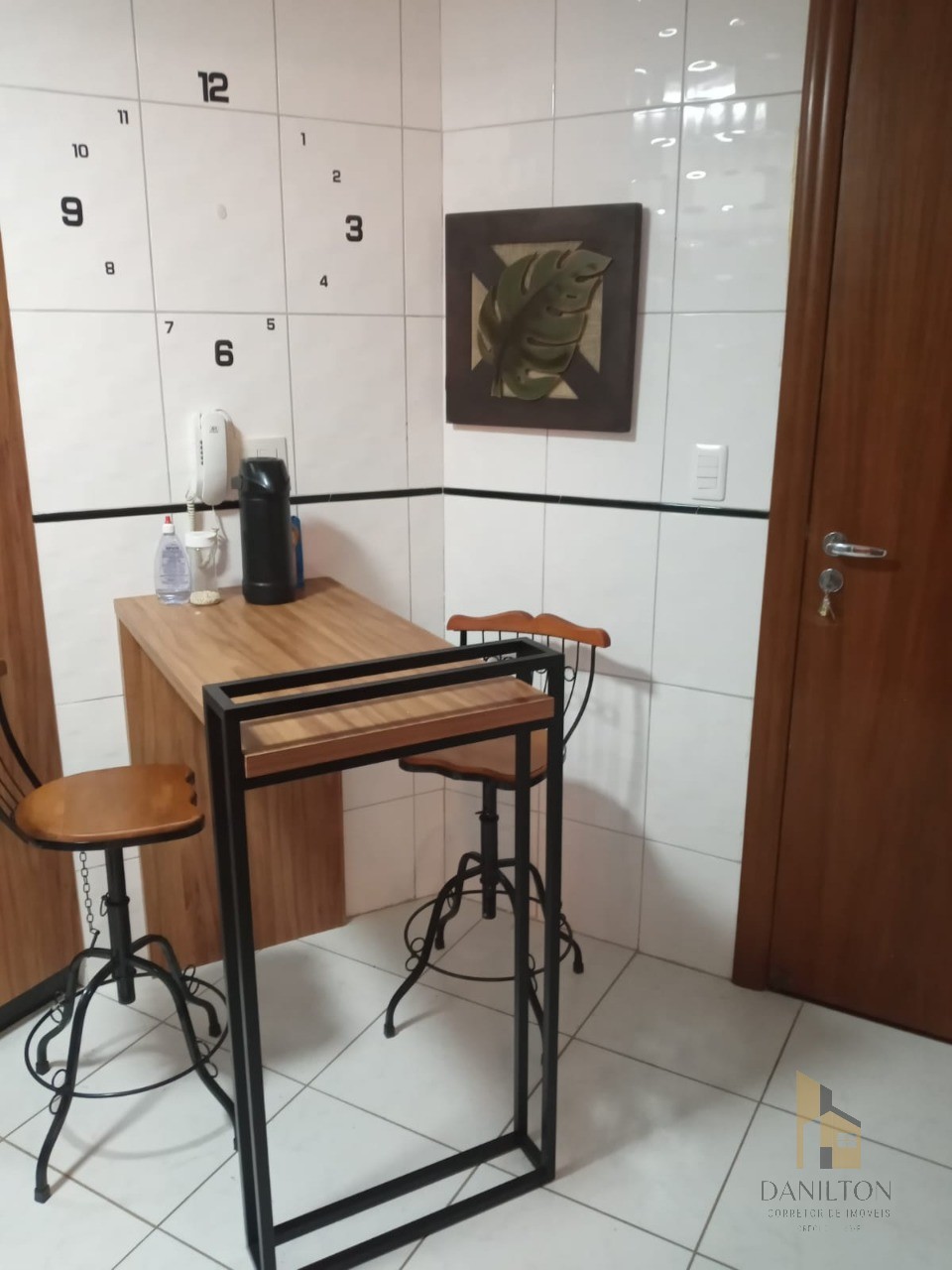 .Apartamento com 4 dormitórios sendo 4 Suítes à Venda na Praia do Morro.