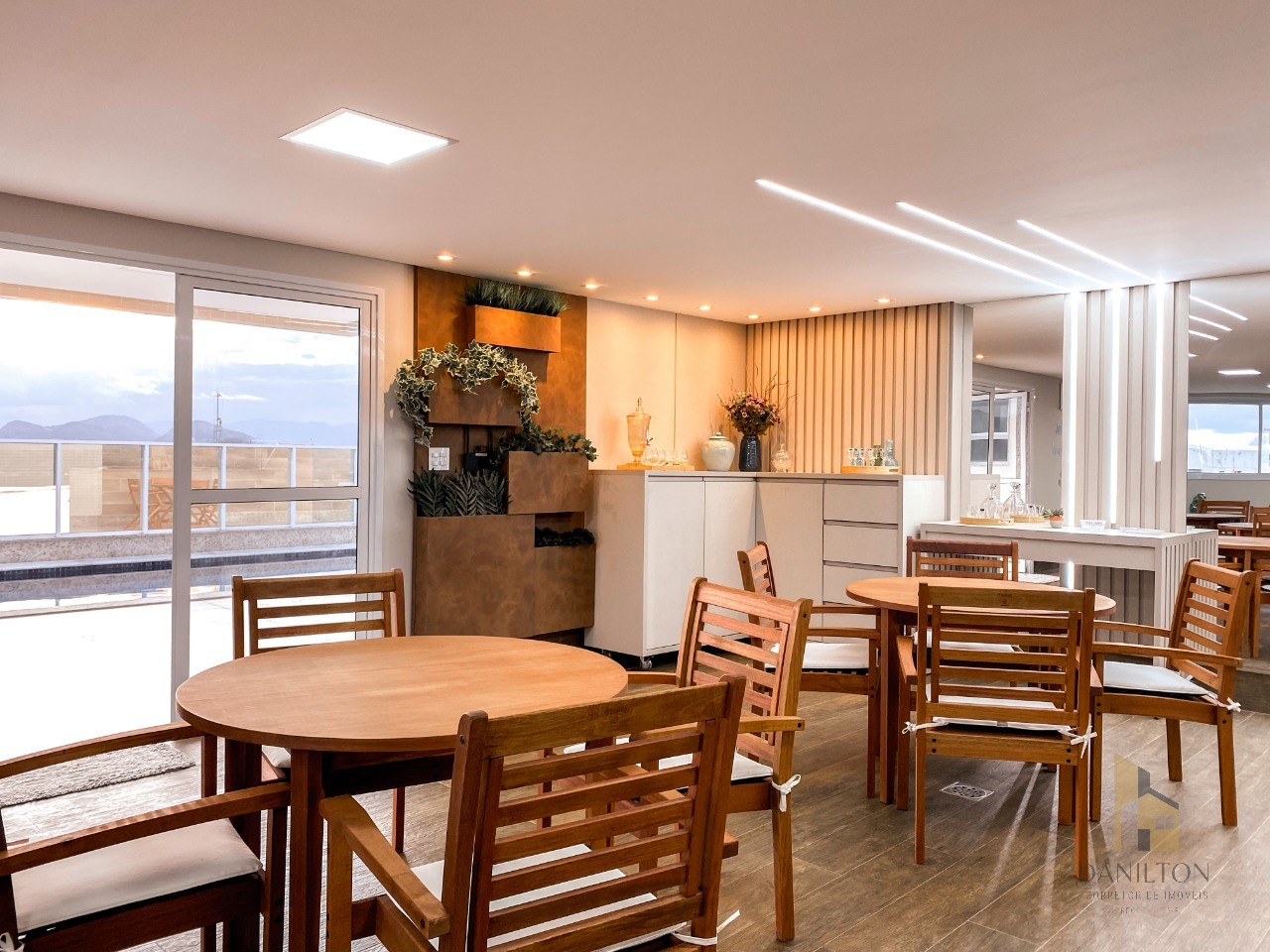 Apartamento com 2 quartos, venda no Centro de Guarapari, área de lazer completa financiamento direto com a construtora..