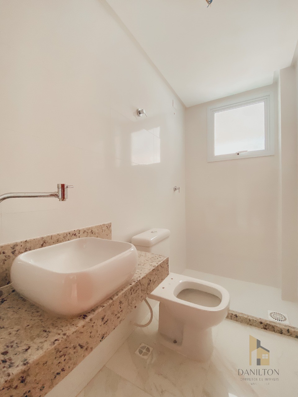Apartamento com 2 quartos, venda no Centro de Guarapari, área de lazer completa financiamento direto com a construtora..