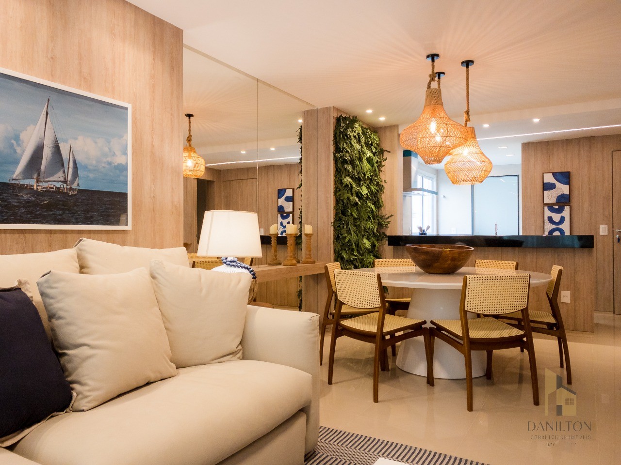 Apartamento a venda no centro de guarapari, 3 quartos, 02 vagas, área de lazer completa com vista para o mar com piscina, sauna, salão de festas mobil
