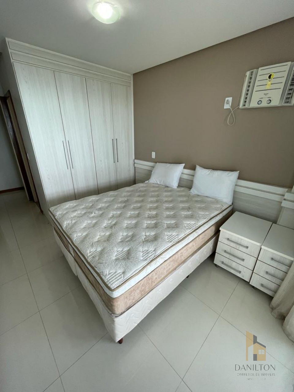 Apartamento de Frente para o Mar com 3 Quartos sendo 2 suítes 2 vagas de garagem A venda na Praia do Morro Guarapari-ES