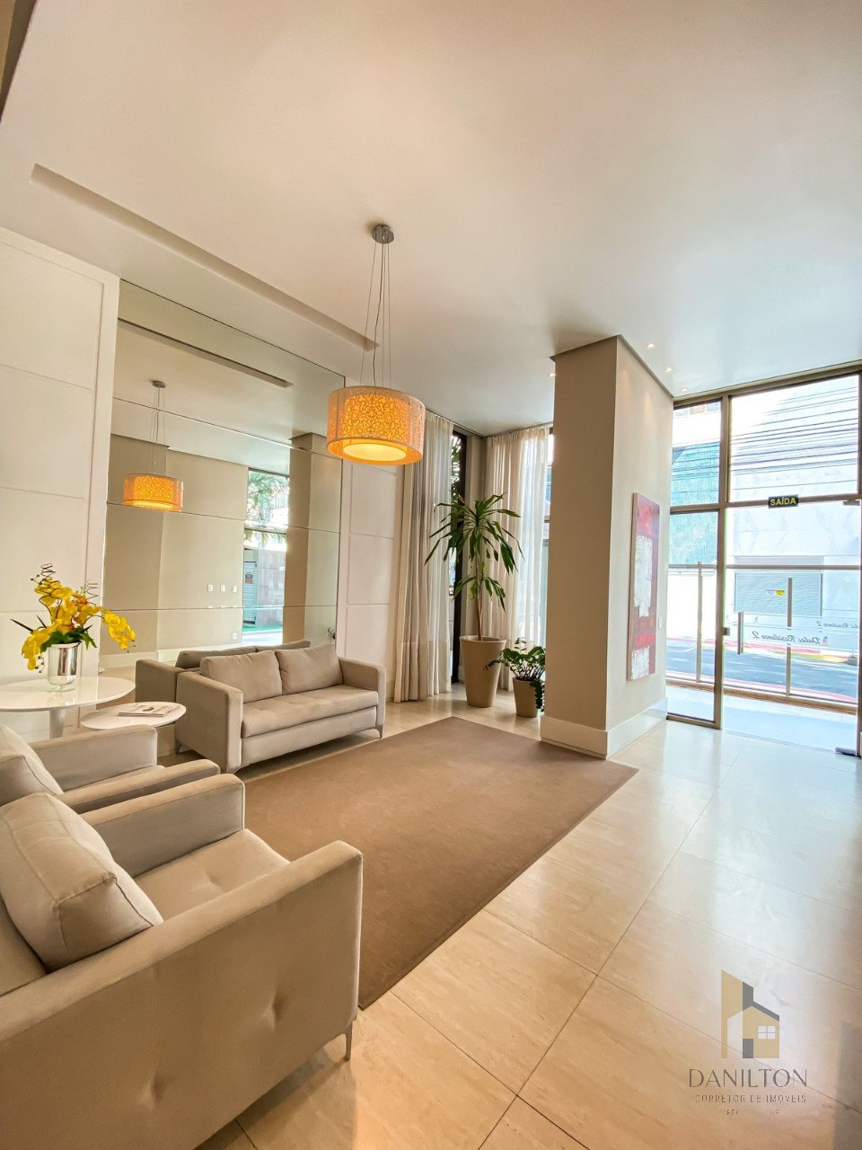 Apartamento luxuoso na quadra do mar na praia do morro com 4 - foto 3