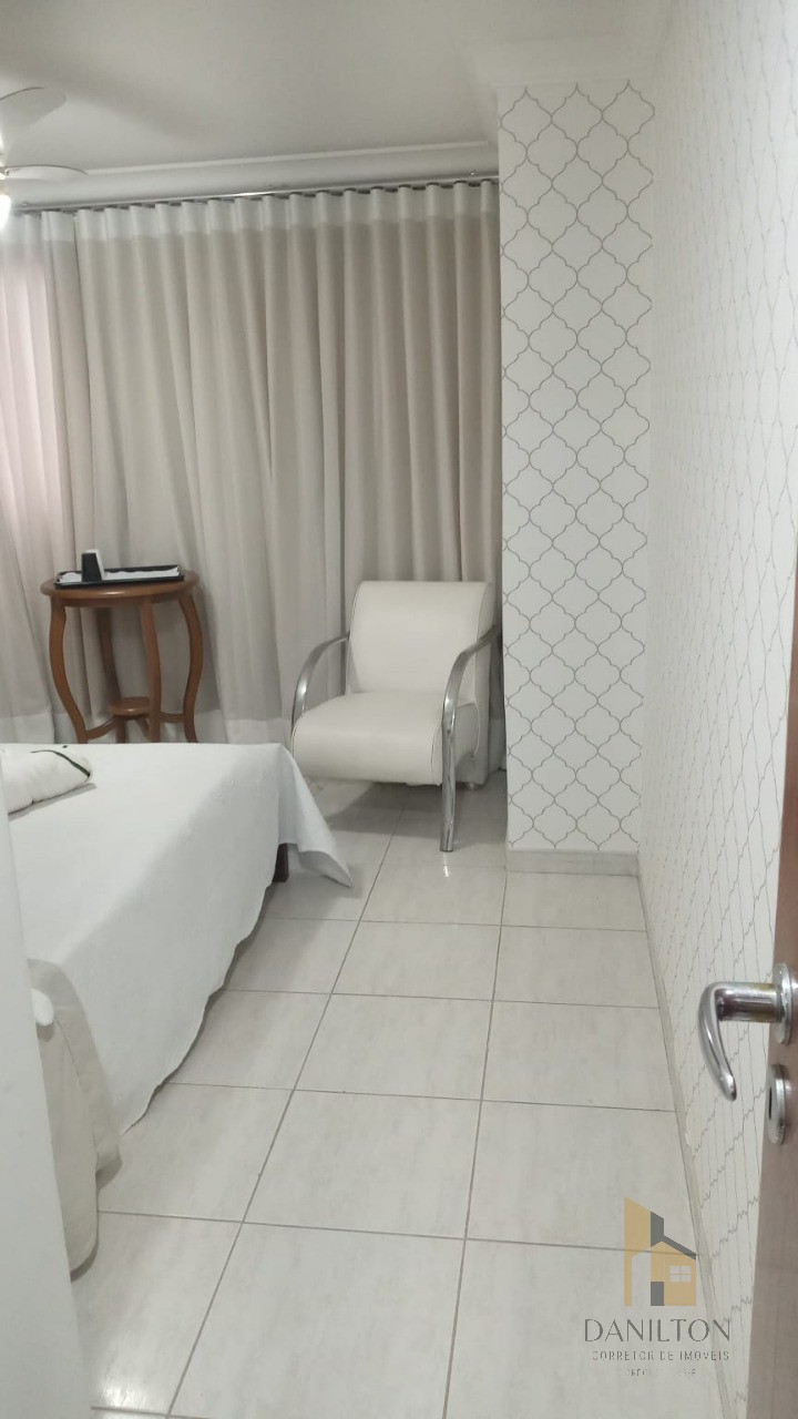 .Apartamento com 4 dormitórios sendo 4 Suítes à Venda na Praia do Morro.