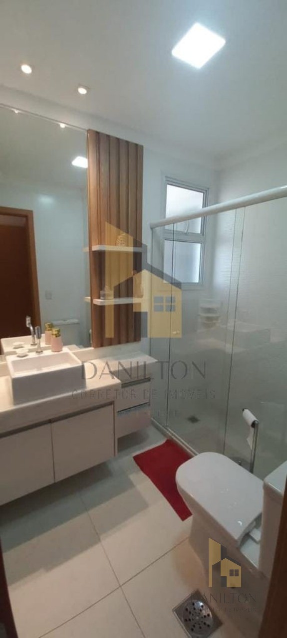 Apartamento de frente para o Mar com 4 Quartos sendo 4 Suites, a venda na Praia do Morro-Guarapari-ES