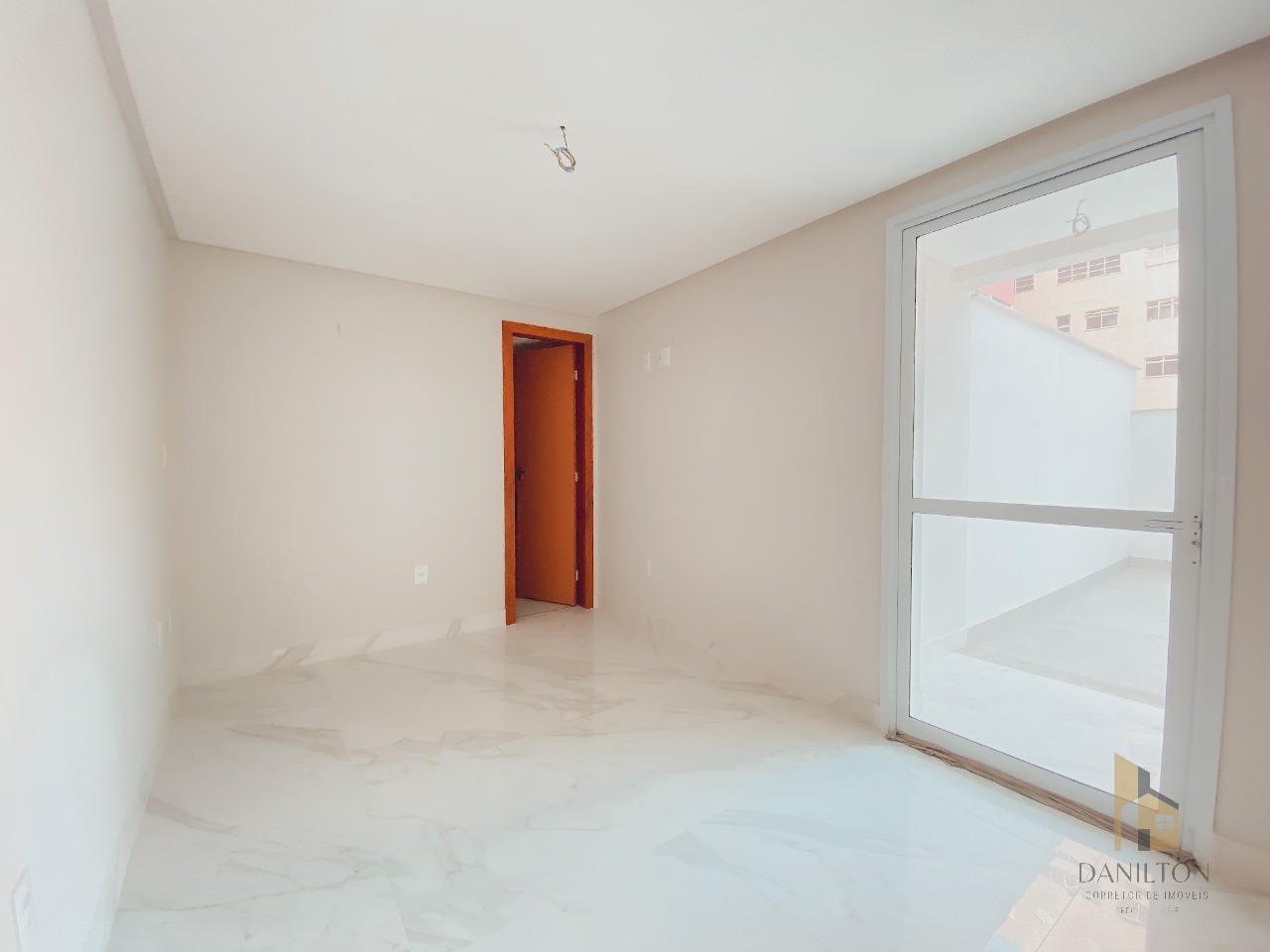 Apartamento com 2 quartos, venda no Centro de Guarapari, área de lazer completa financiamento direto com a construtora..