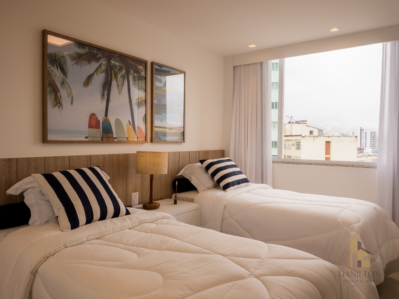 Apartamento a venda no centro de guarapari, 3 quartos, 02 vagas, área de lazer completa com vista para o mar com piscina, sauna, salão de festas mobil