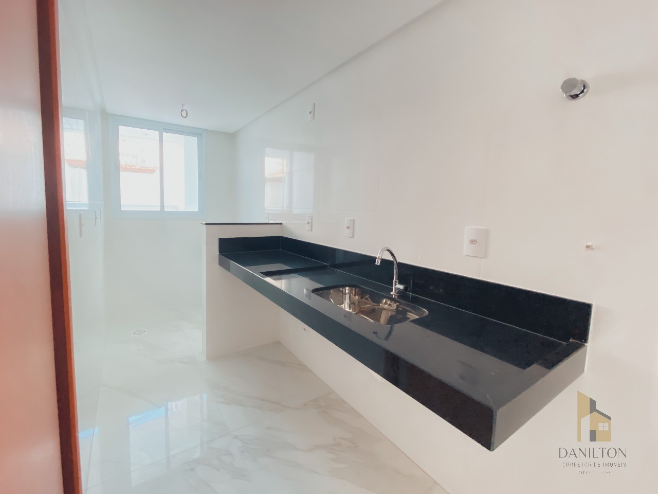 Apartamento com 2 quartos, venda no Centro de Guarapari, área de lazer completa financiamento direto com a construtora..