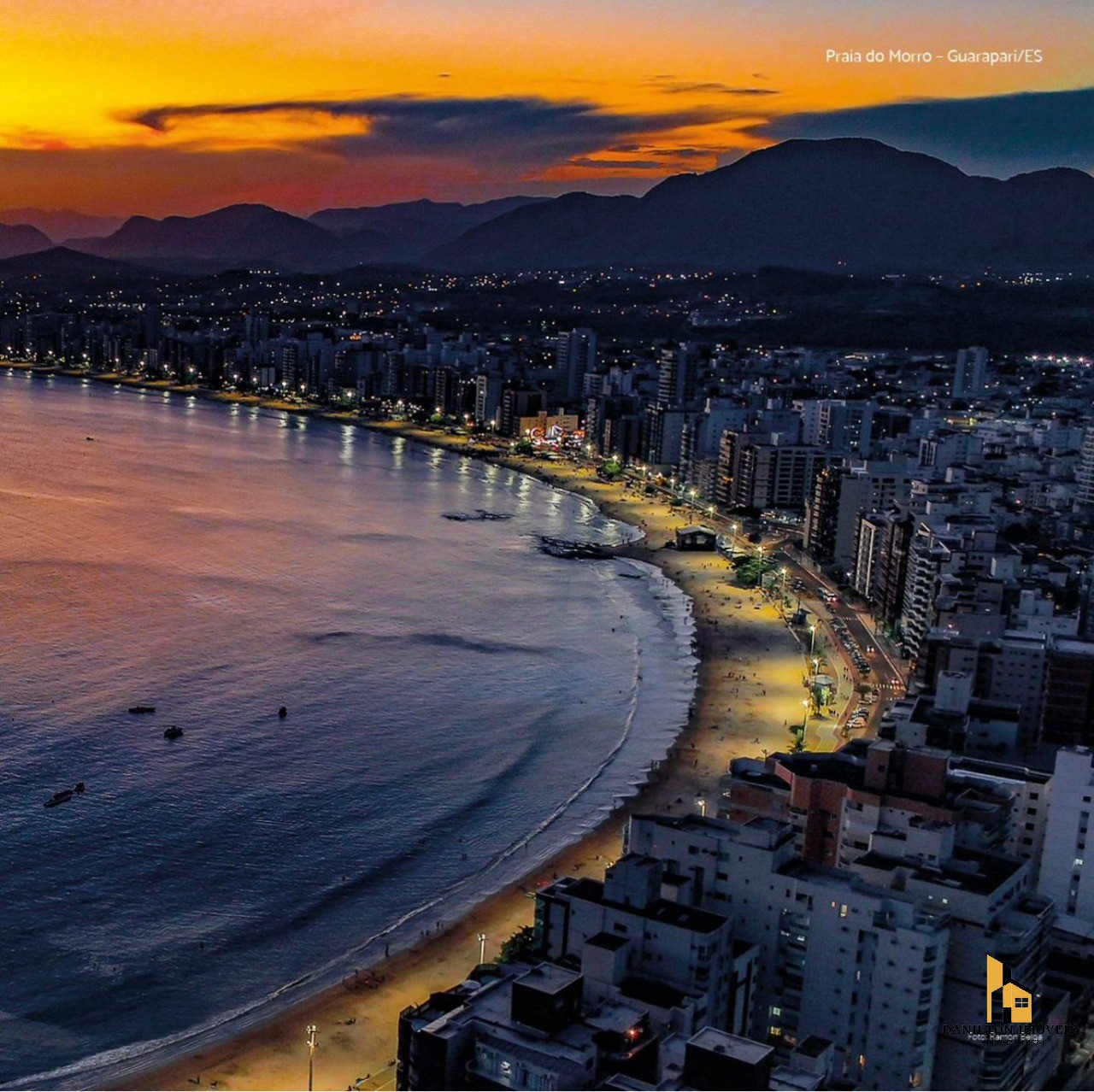 Apartamento A venda na quadra o Mar, na Praia do Morro com 2 Quartos, Área de Lazer completa em Guarapari-ES