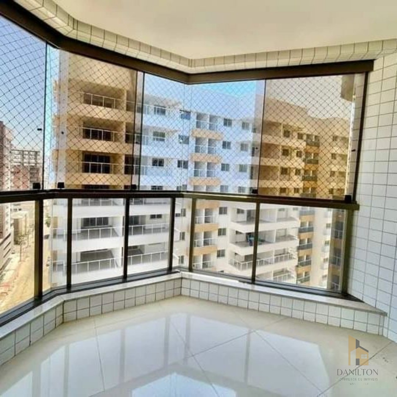Apartamento a venda na praia do morro 3 Quartos sendo 2 Suites com vista para em GUARAPARI-ES