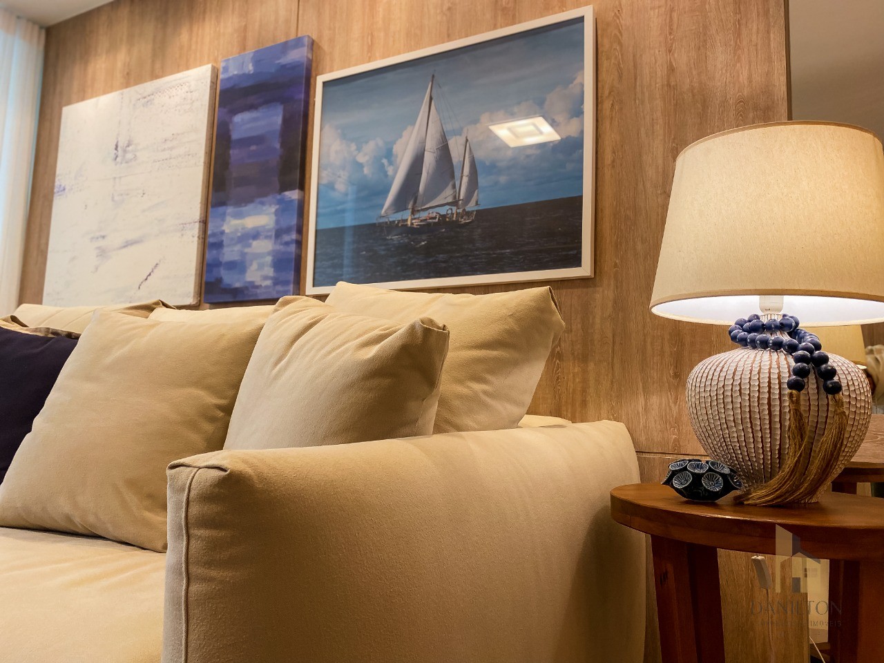 Apartamento a venda no centro de guarapari, 3 quartos, 02 vagas, área de lazer completa com vista para o mar com piscina, sauna, salão de festas mobil