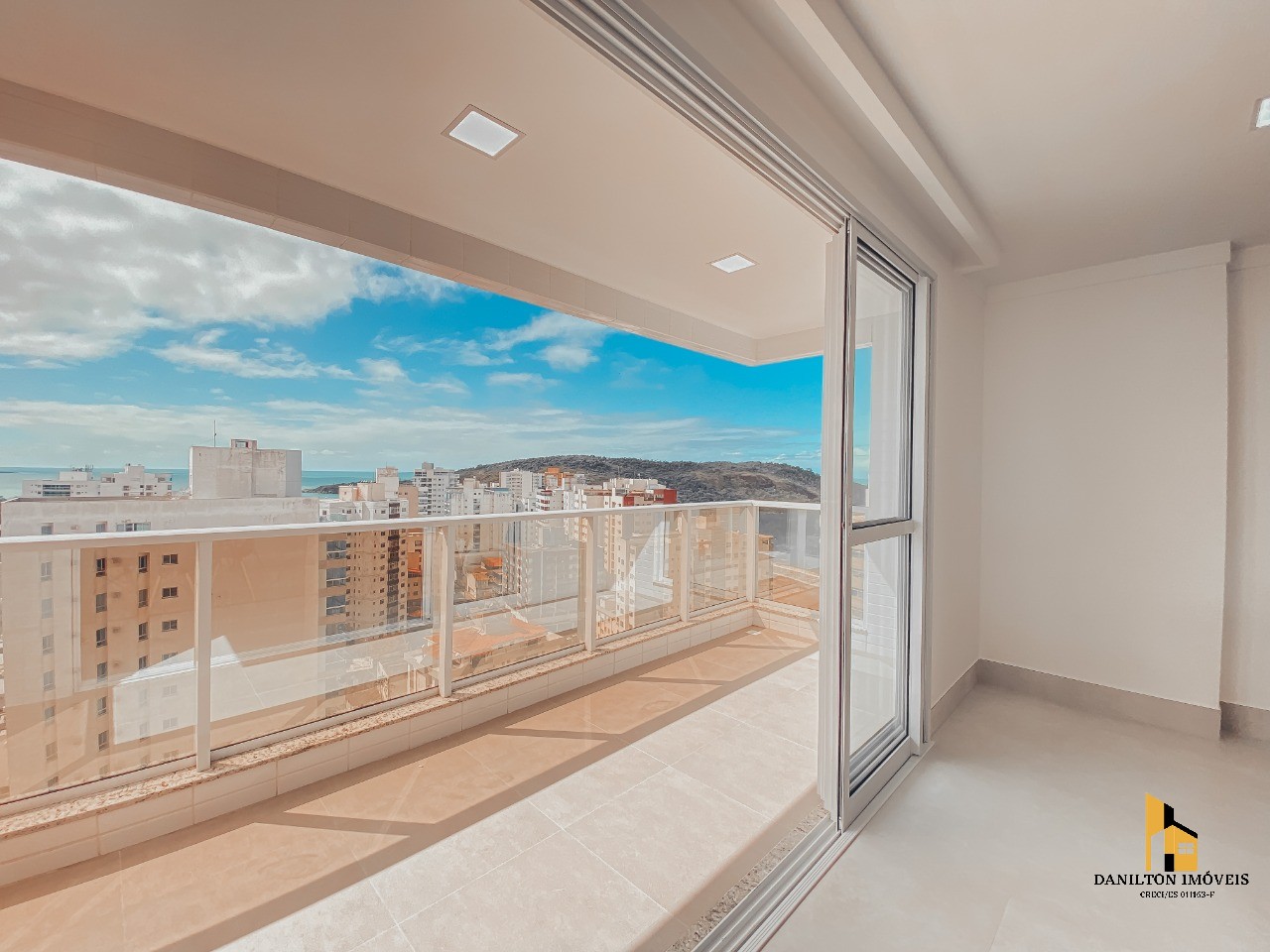 Apartamento com 3 quartos A venda na Praia do morro Area de Lazer, GUARAPARI-ES