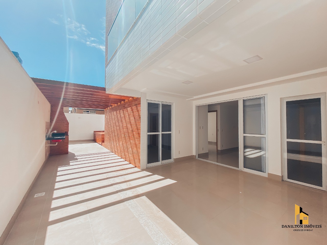 Apartamento com 123,47m², linda área externa que possui piscina com deck na Praia do morro