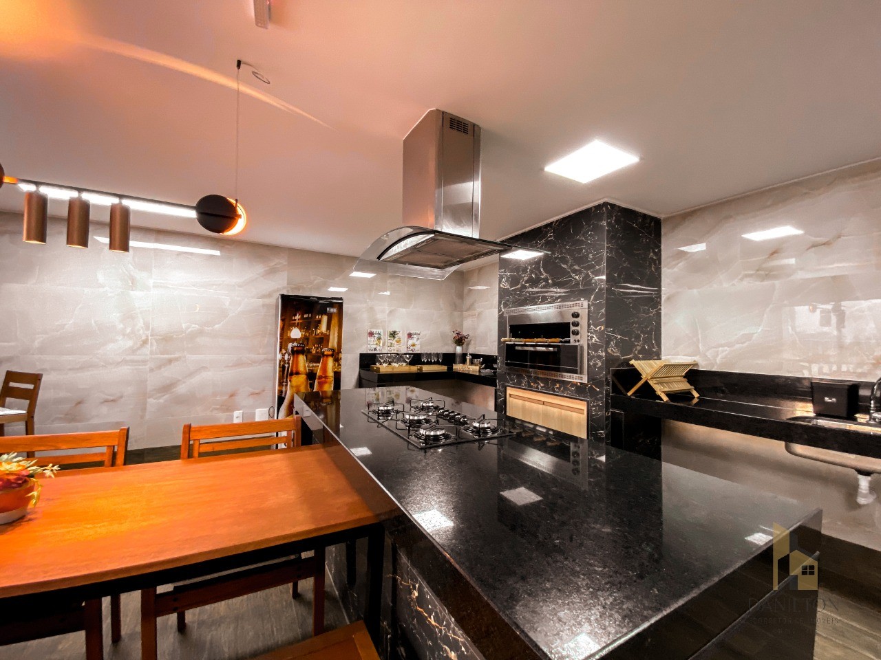 Apartamento com 2 quartos, A venda no Centro de Guarapari, área de lazer completa financiamento direto com a construtora.
