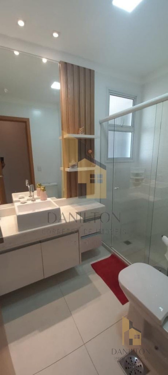 Apartamento de frente para o Mar com 4 Quartos sendo 4 Suites, a venda na Praia do Morro-Guarapari-ES