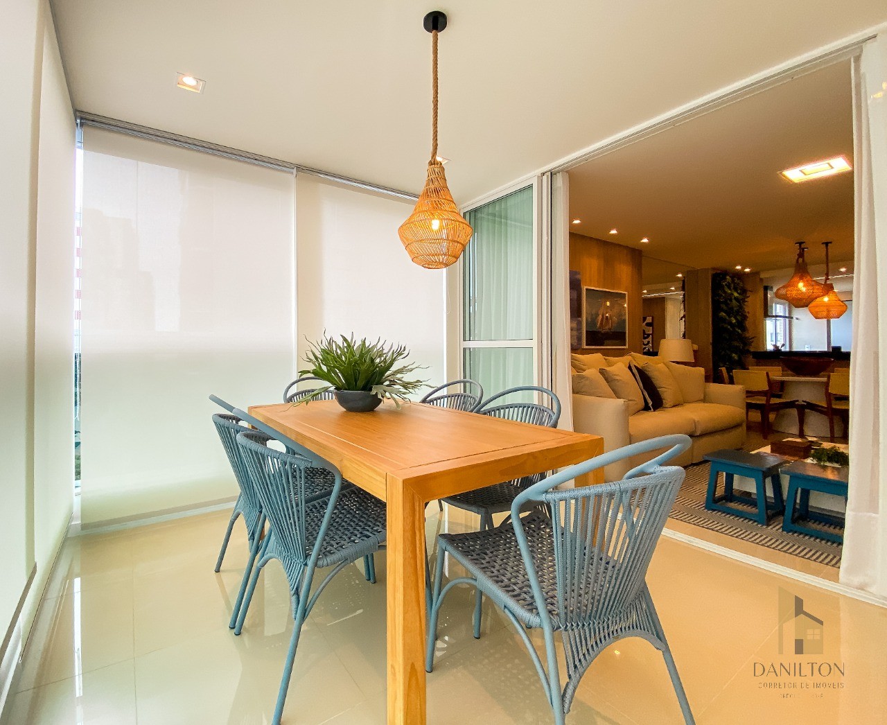 Apartamento a venda no centro de guarapari, 3 quartos, 02 vagas, área de lazer completa com vista para o mar com piscina, sauna, salão de festas mobil