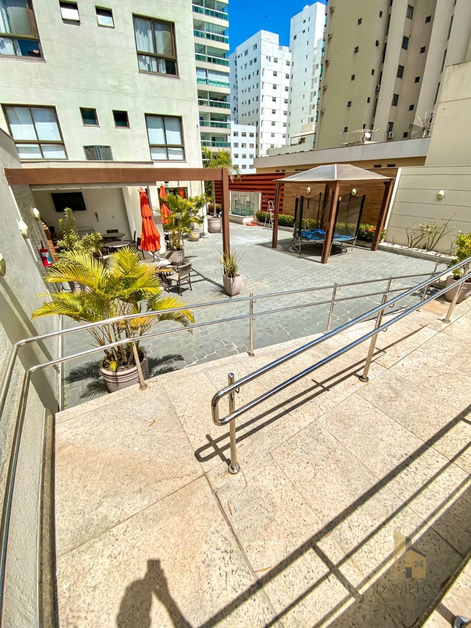 Apartamento luxuoso na quadra do mar na praia do morro com 4 - foto 15