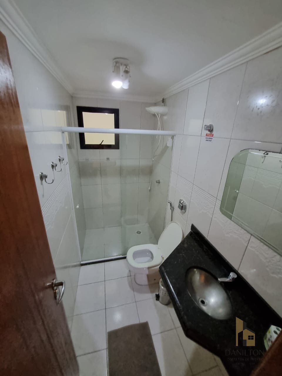 Apartamento, com 4 quartos A venda sendo 4 suítes, Sala 2 ambientes, na praia do Morro Guarapari-ES