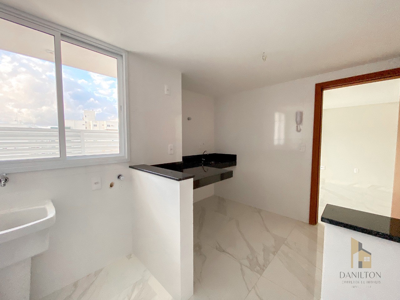Apartamento com 2 quartos, A venda no Centro de Guarapari, área de lazer completa financiamento direto com a construtora.