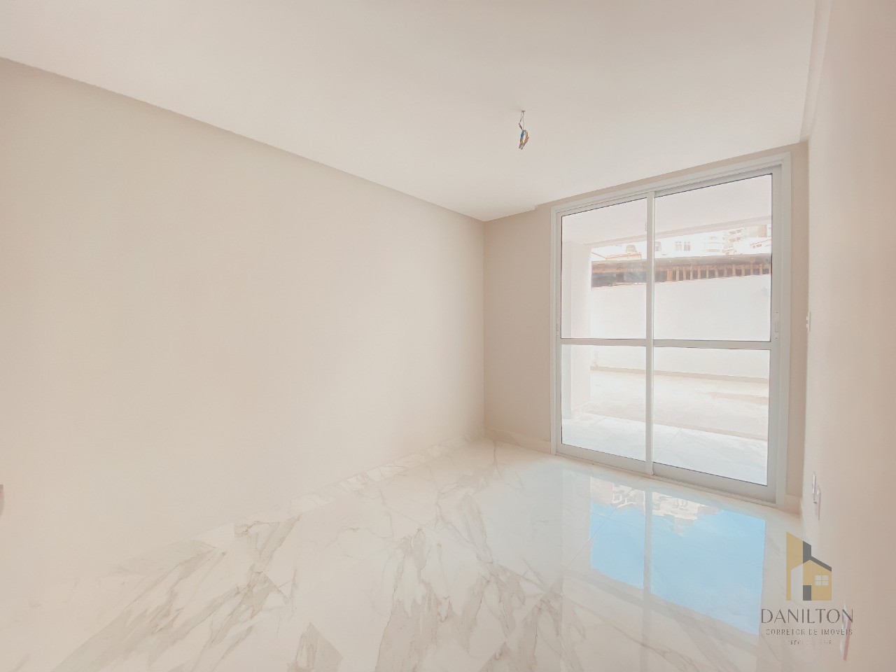 Apartamento com 2 quartos, venda no Centro de Guarapari, área de lazer completa financiamento direto com a construtora..