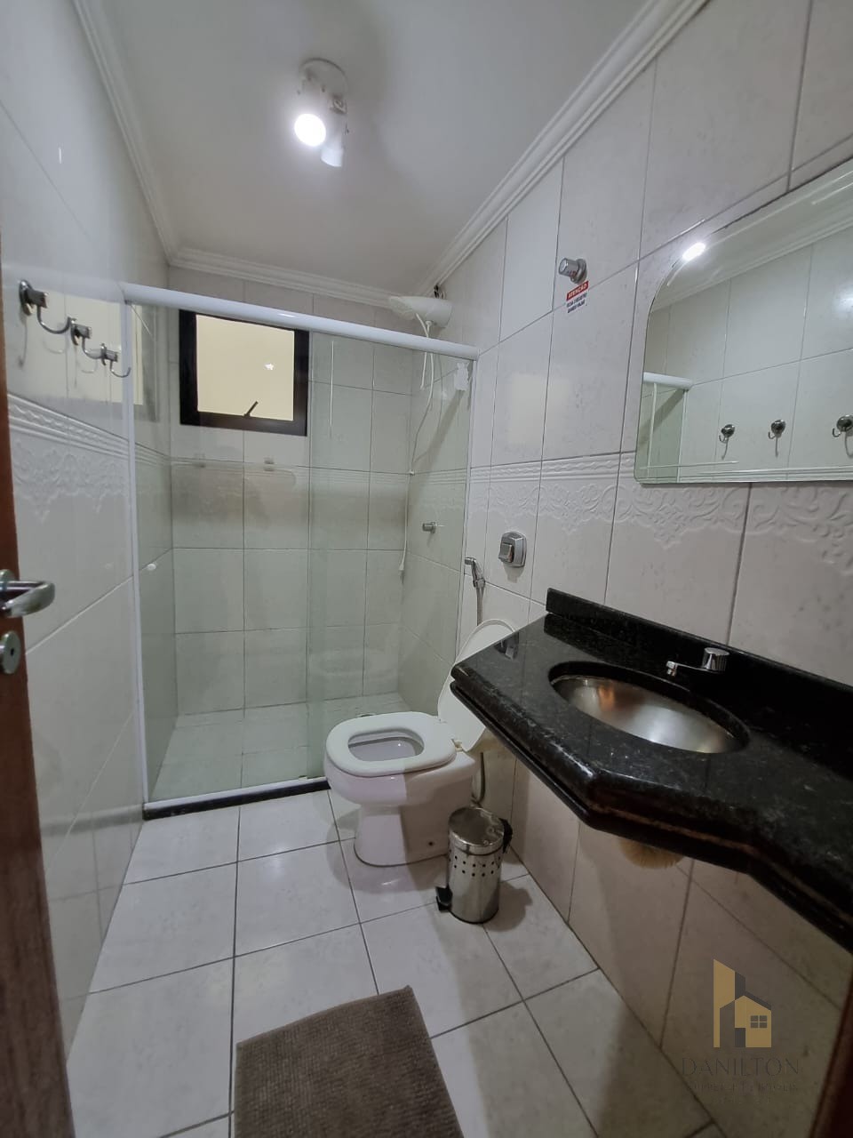 Apartamento, com 4 quartos A venda sendo 4 suítes, Sala 2 ambientes, na praia do Morro Guarapari-ES