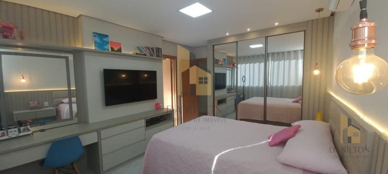 Apartamento de frente para o Mar com 4 Quartos sendo 4 Suites, a venda na Praia do Morro-Guarapari-ES