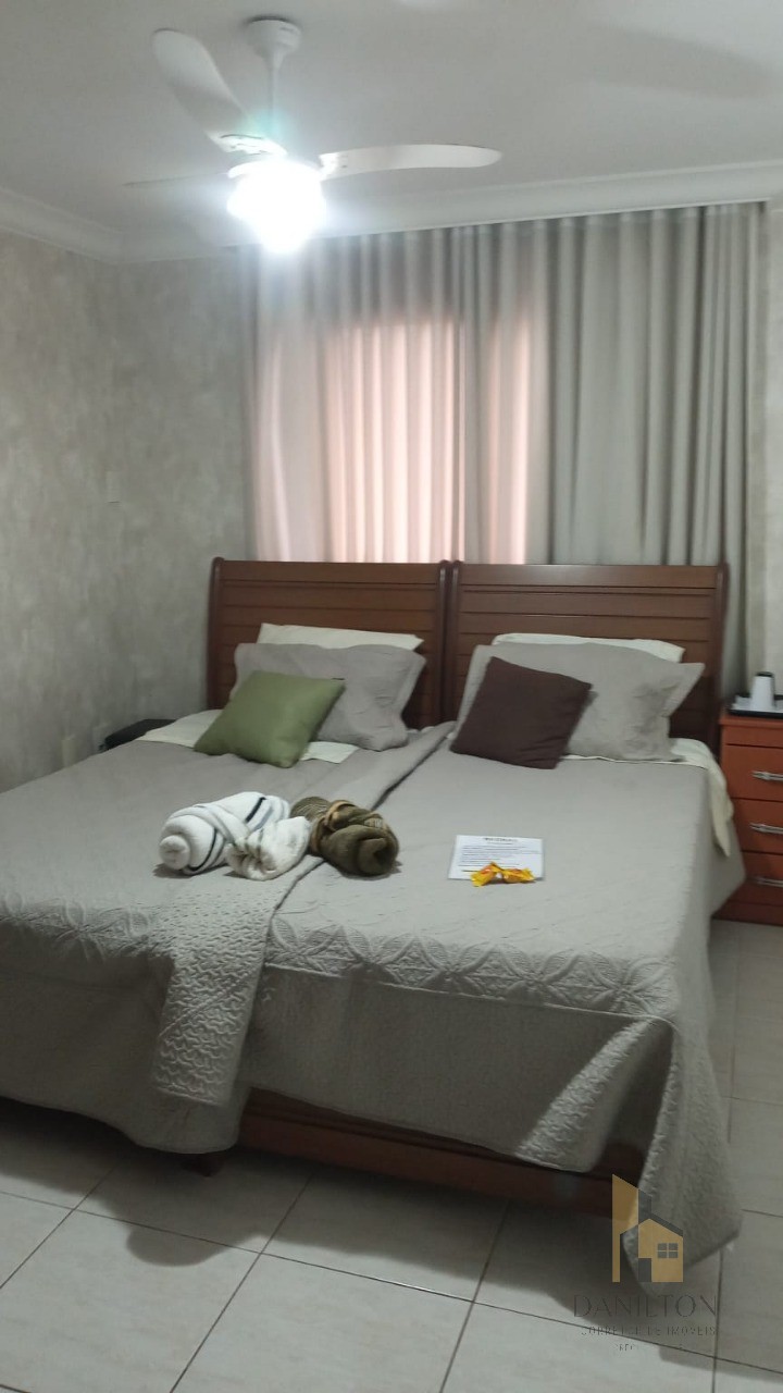.Apartamento com 4 dormitórios sendo 4 Suítes à Venda na Praia do Morro.