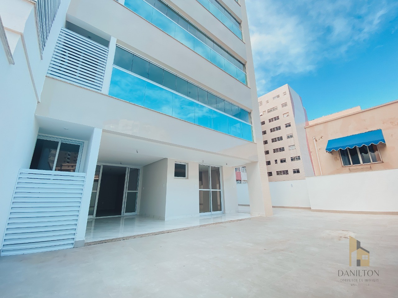 Apartamento com 2 quartos, venda no Centro de Guarapari, área de lazer completa financiamento direto com a construtora..