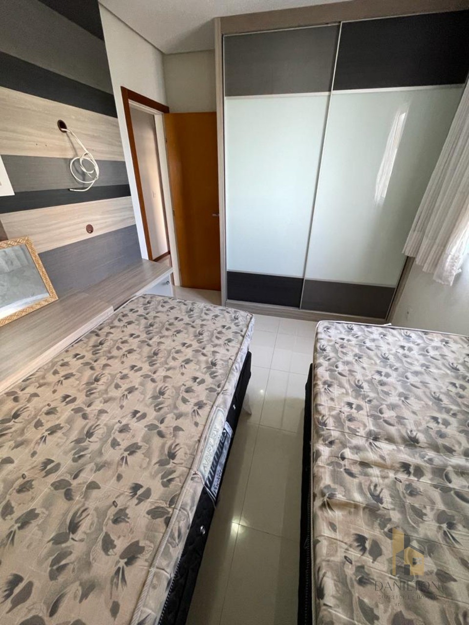 Apartamento de Frente para o Mar com 3 Quartos sendo 2 suítes 2 vagas de garagem A venda na Praia do Morro Guarapari-ES