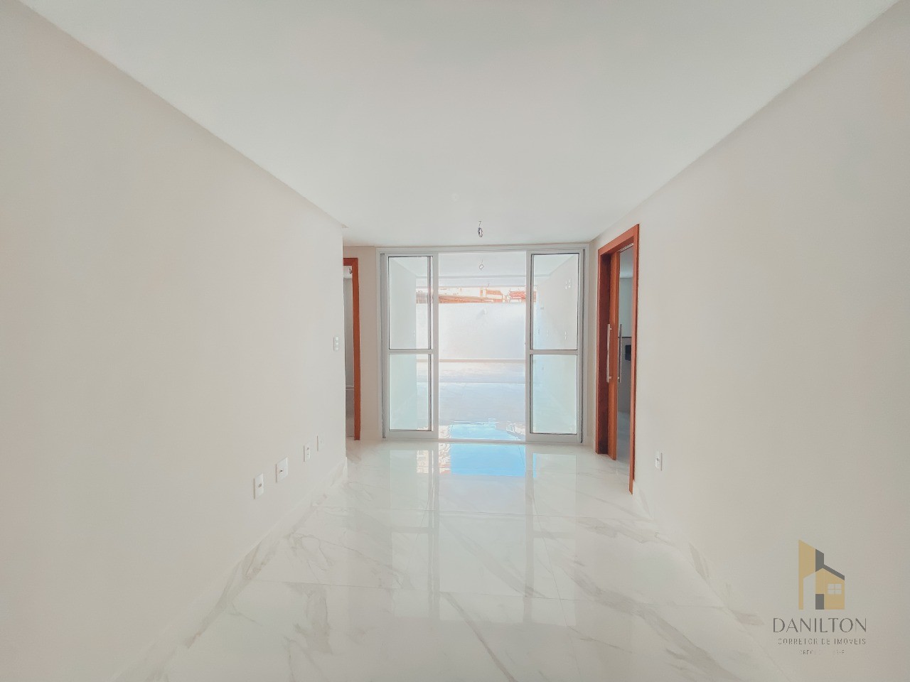 Apartamento com 2 quartos, venda no Centro de Guarapari, área de lazer completa financiamento direto com a construtora..