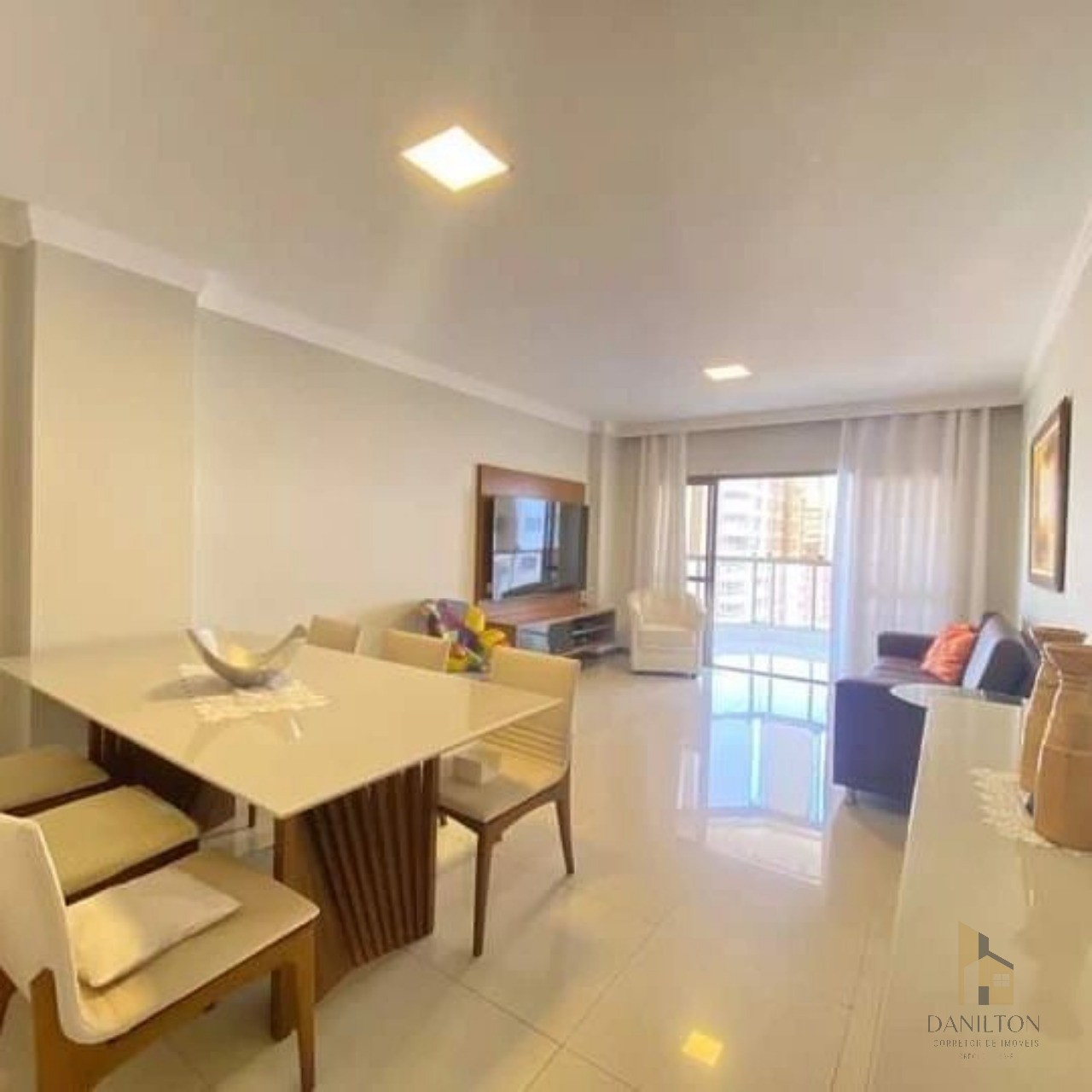 Apartamento a venda na praia do morro 3 Quartos sendo 2 Suites com vista para em GUARAPARI-ES