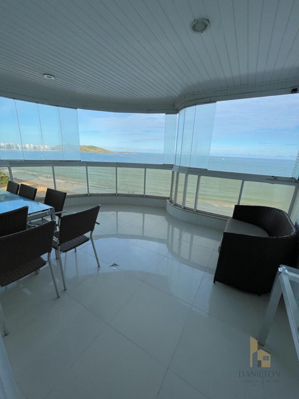 Apartamento de frente para o mar com 3 quartos sendo 2 suíte - foto 1