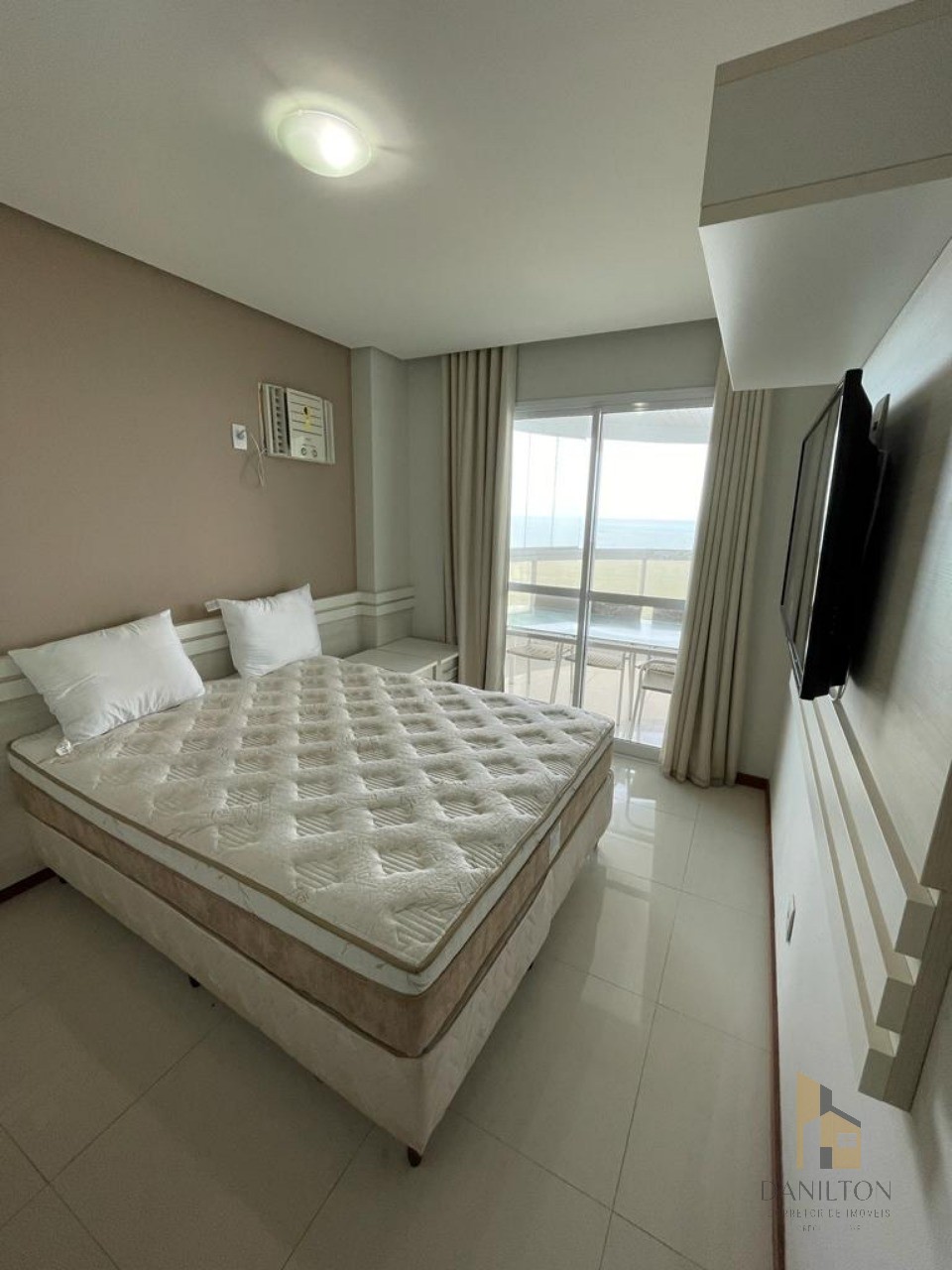 Apartamento de Frente para o Mar com 3 Quartos sendo 2 suítes 2 vagas de garagem A venda na Praia do Morro Guarapari-ES