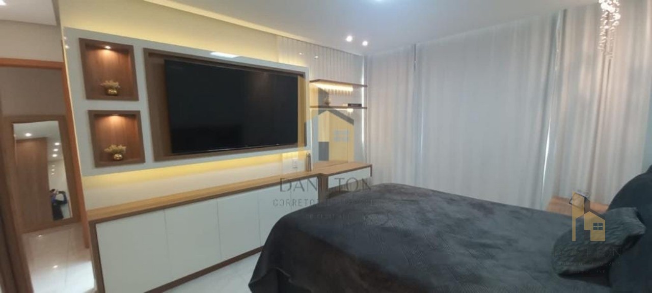 Apartamento de frente para o Mar com 4 Quartos sendo 4 Suites, a venda na Praia do Morro-Guarapari-ES