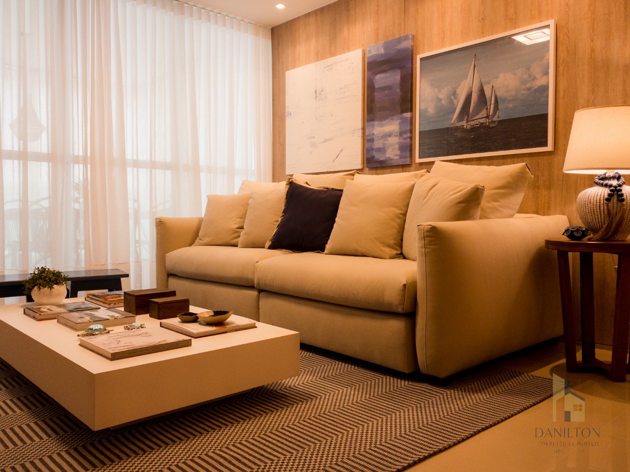 Apartamento a venda no centro de guarapari, 3 quartos, 02 vagas, área de lazer completa com vista para o mar com piscina, sauna, salão de festas mobil