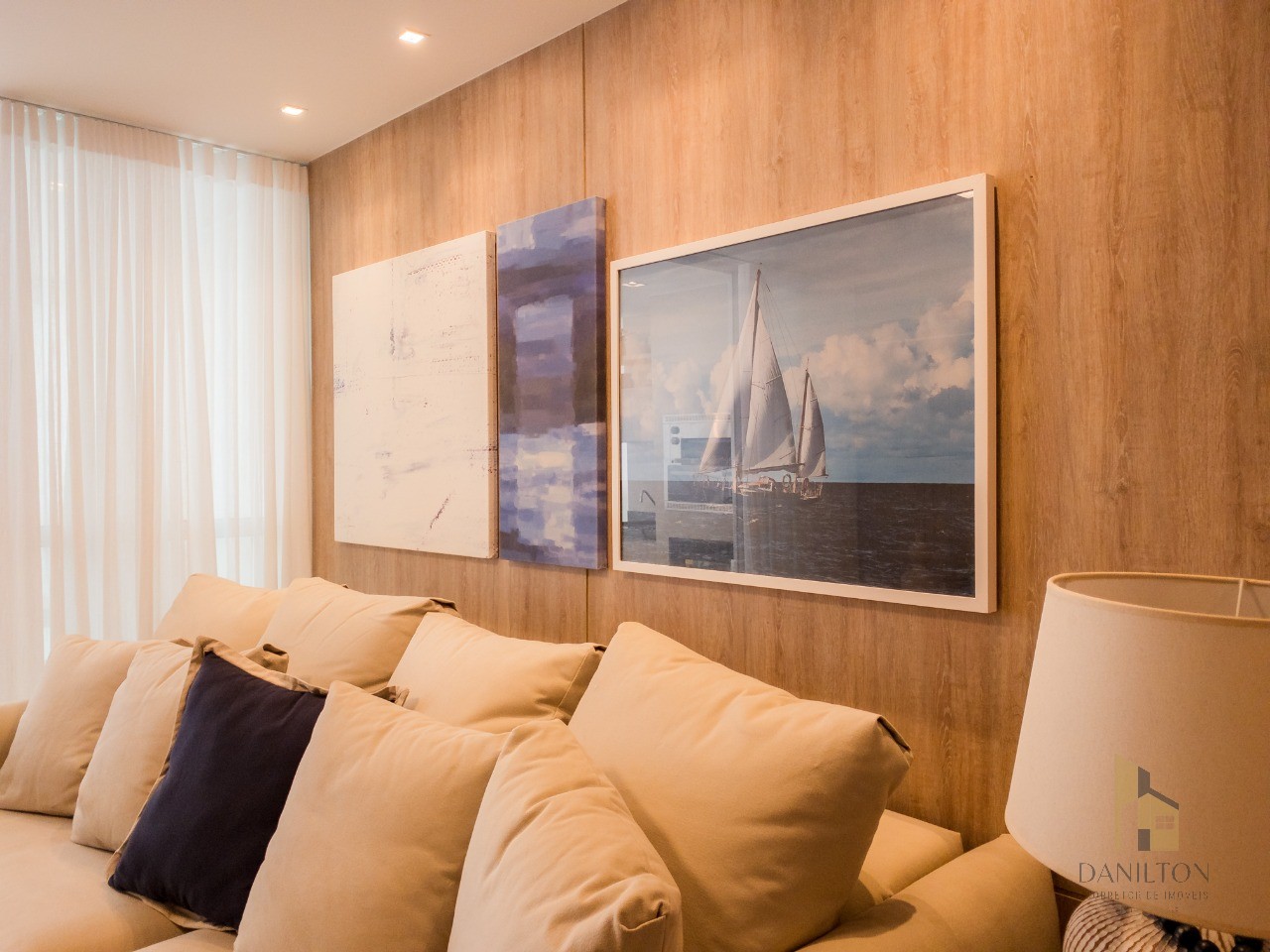 Apartamento a venda no centro de guarapari, 3 quartos, 02 vagas, área de lazer completa com vista para o mar com piscina, sauna, salão de festas mobil