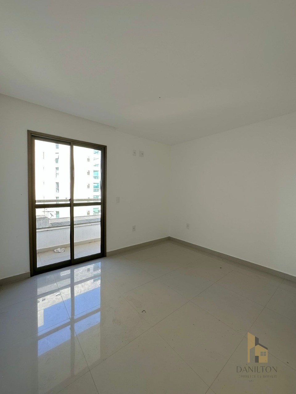 Apartamento luxuoso na quadra do mar na praia do morro com 4 - foto 9