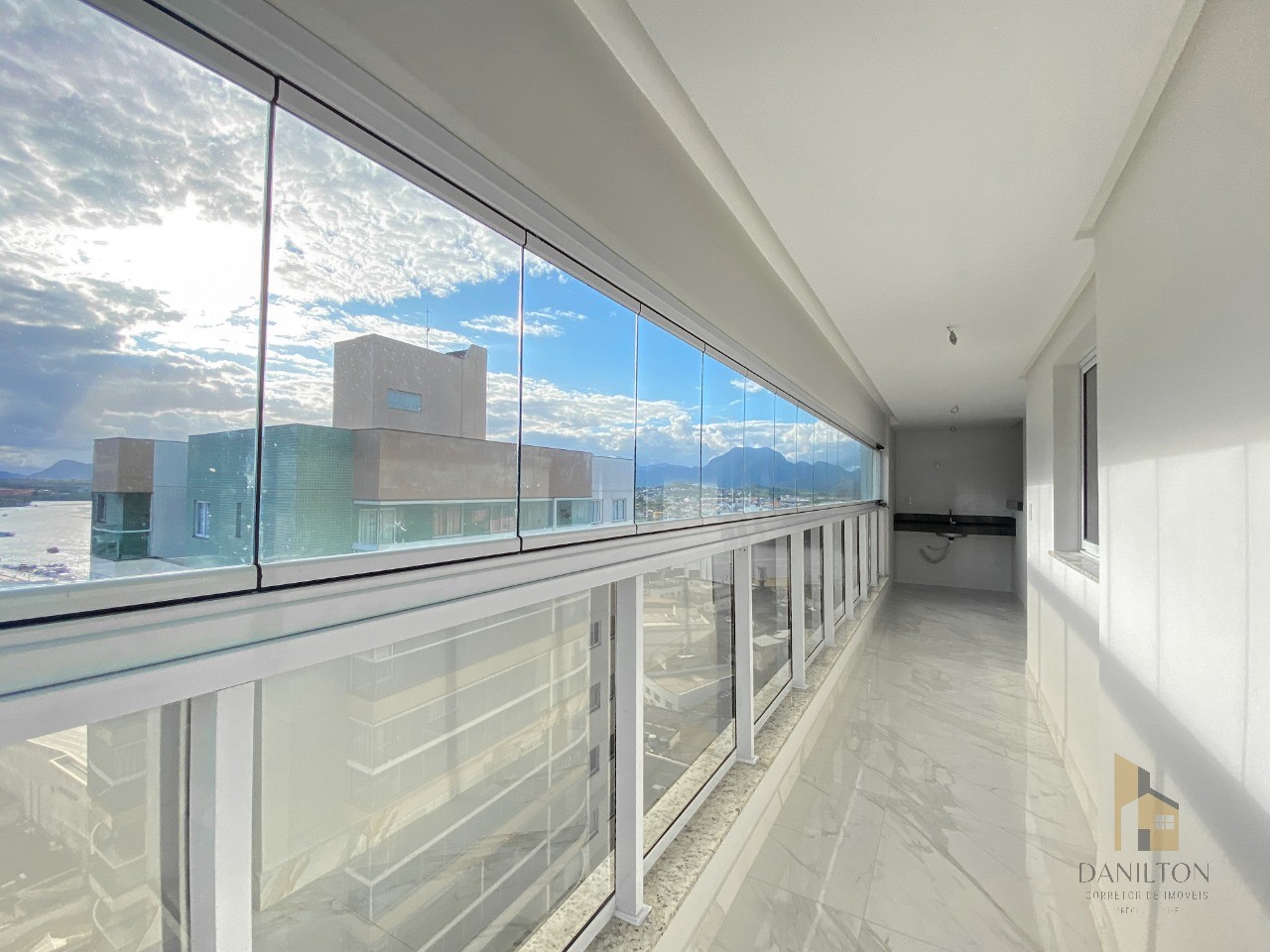 Apartamento com 2 quartos A venda no Centro de Guarapari, Área lazer completa financiamento direto com a construtora.