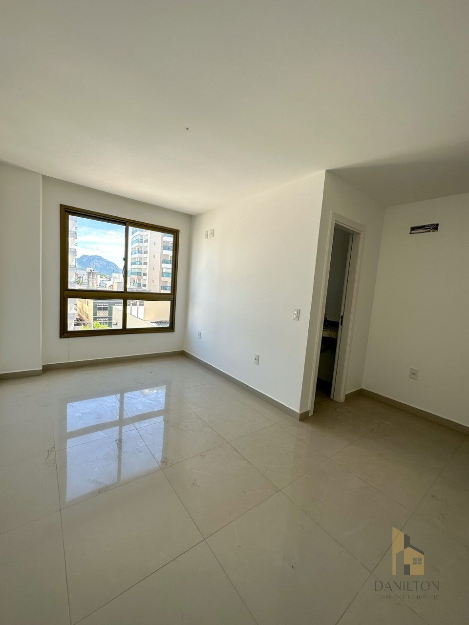 Apartamento luxuoso na quadra do mar na praia do morro com 4 - foto 6