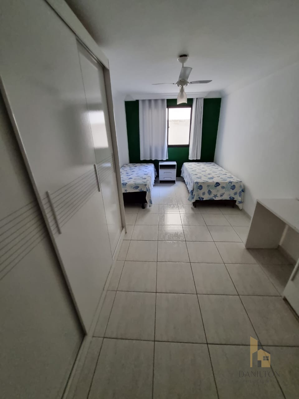 Apartamento, com 4 quartos A venda sendo 4 suítes, Sala 2 ambientes, na praia do Morro Guarapari-ES