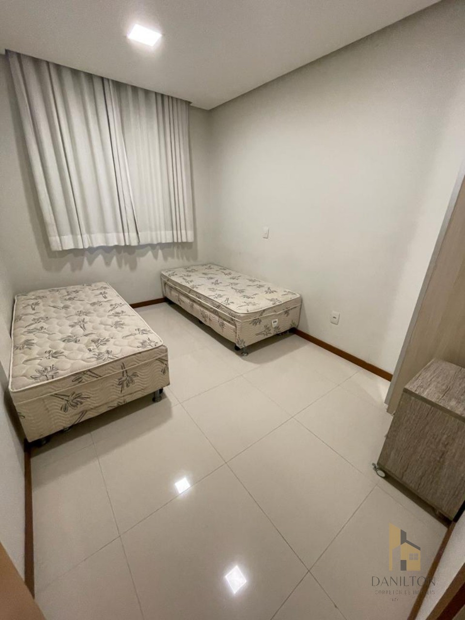 Apartamento A venda com 3 Quartos sendo 2 suítes 2 vagas, na orla da praia do Morro GUARAPARI-ES