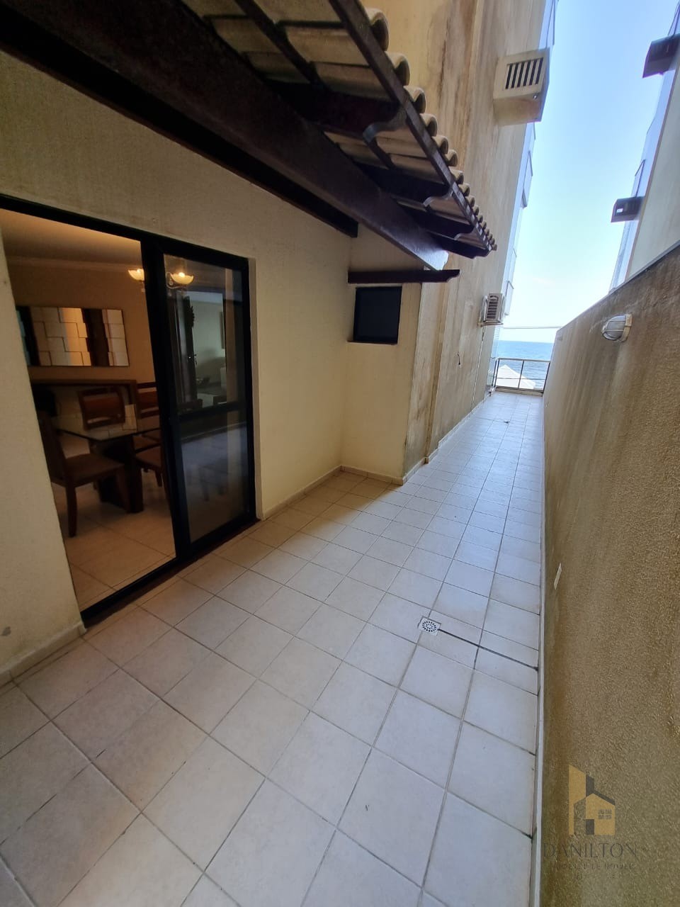 Apartamento, com 4 quartos A venda sendo 4 suítes, Sala 2 ambientes, na praia do Morro Guarapari-ES