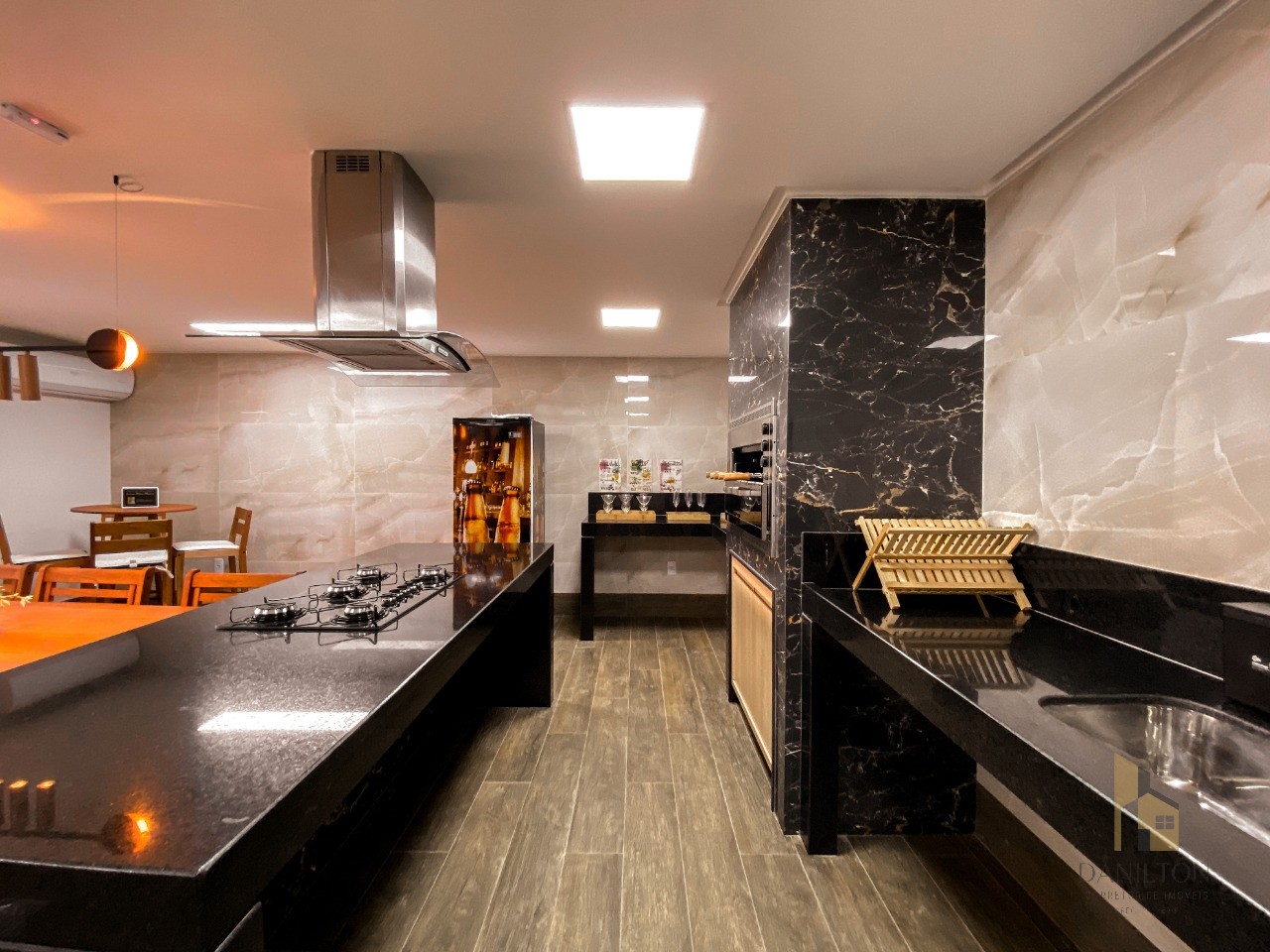 Apartamento com 2 quartos, venda no Centro de Guarapari, área de lazer completa financiamento direto com a construtora..