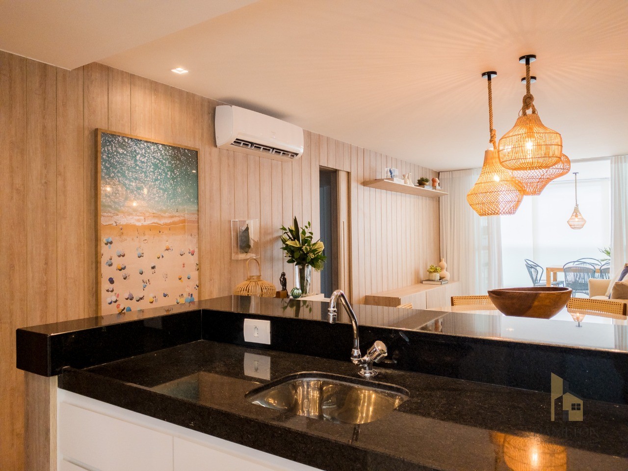 Apartamento a venda no centro de guarapari, 3 quartos, 02 vagas, área de lazer completa com vista para o mar com piscina, sauna, salão de festas mobil