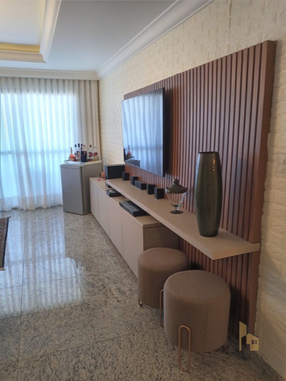 .Apartamento com 4 dormitórios sendo 4 Suítes à Venda na Praia do Morro.