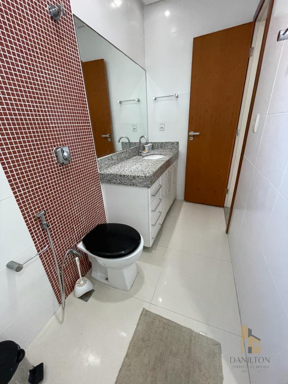 Apartamento de Frente para o Mar com 3 Quartos sendo 2 suítes 2 vagas de garagem A venda na Praia do Morro Guarapari-ES
