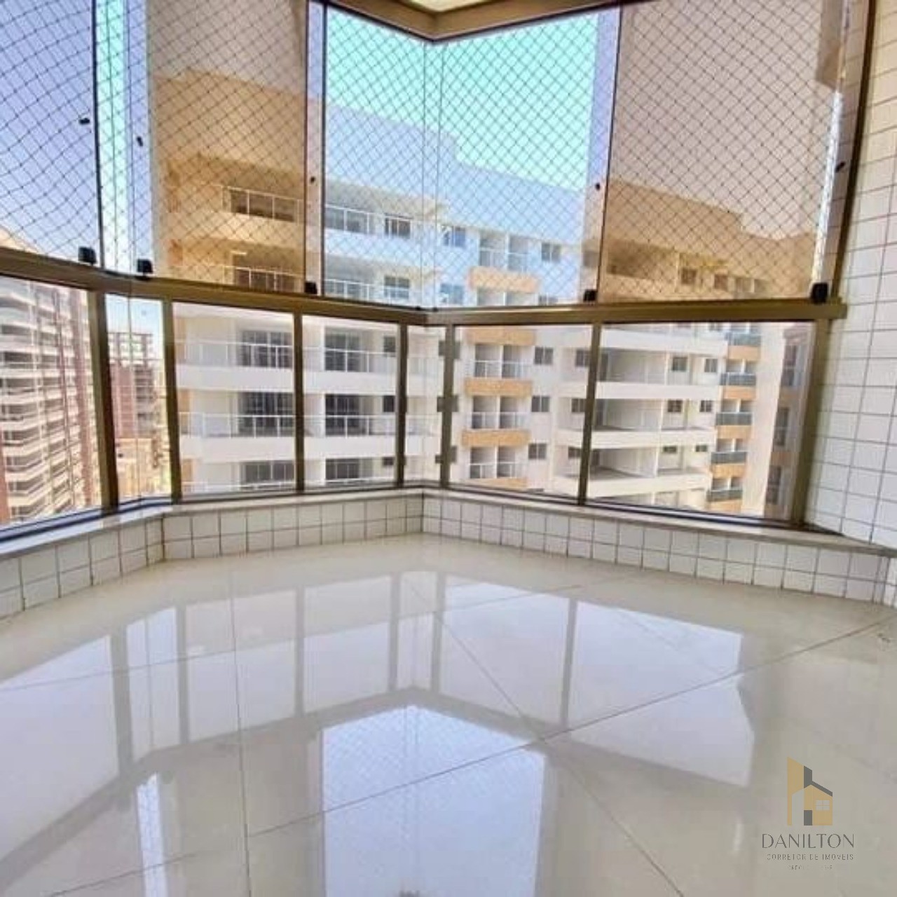 Apartamento a venda na praia do morro 3 Quartos sendo 2 Suites com vista para em GUARAPARI-ES