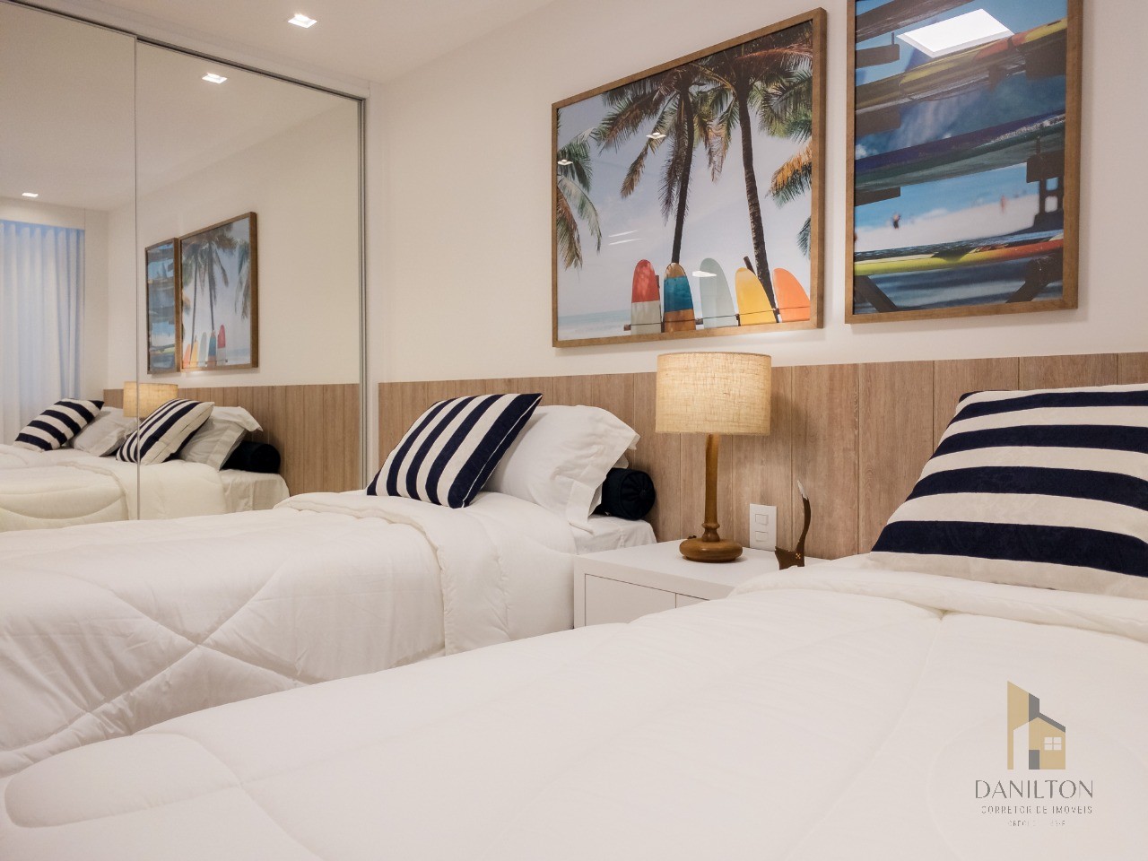 Apartamento a venda no centro de guarapari, 3 quartos, 02 vagas, área de lazer completa com vista para o mar com piscina, sauna, salão de festas mobil